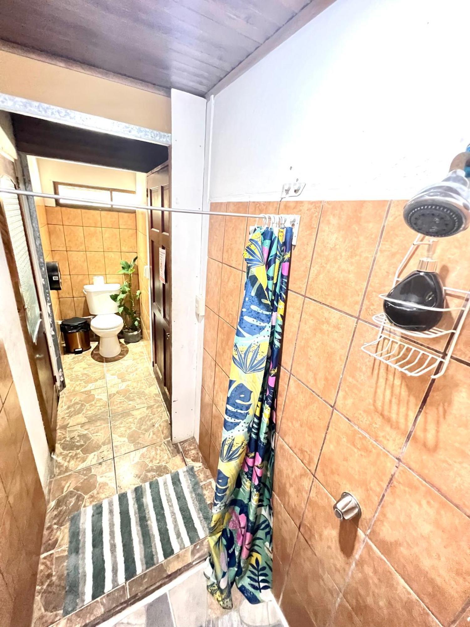 Cheap Hostel Quepos Extérieur photo
