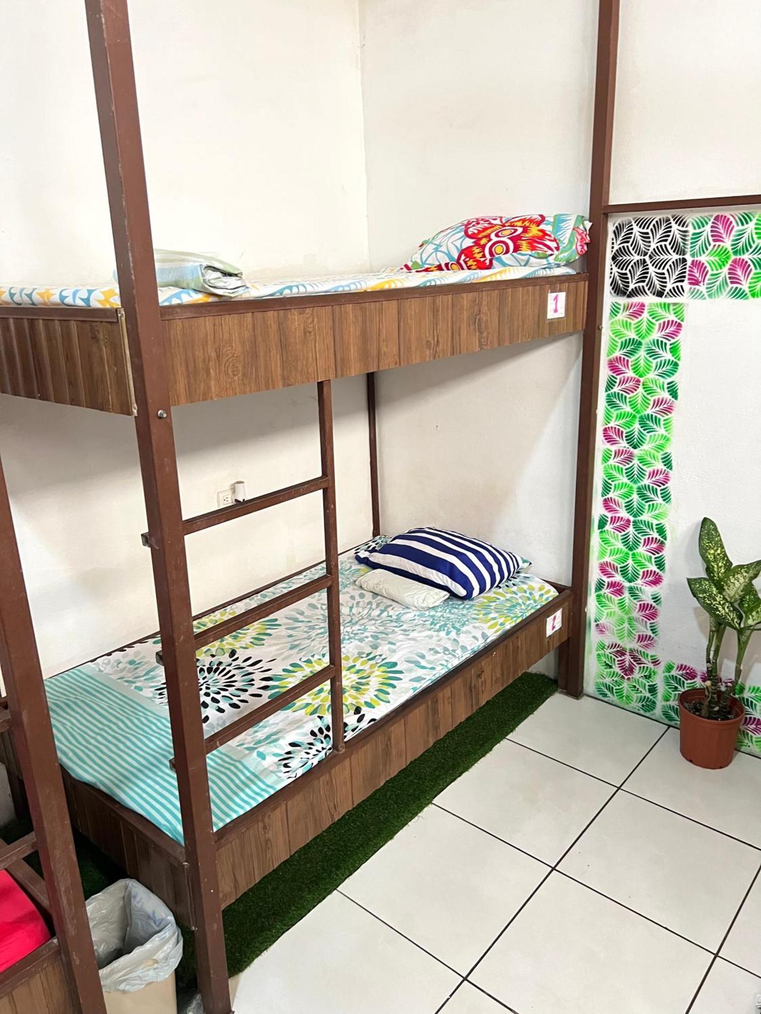 Cheap Hostel Quepos Extérieur photo
