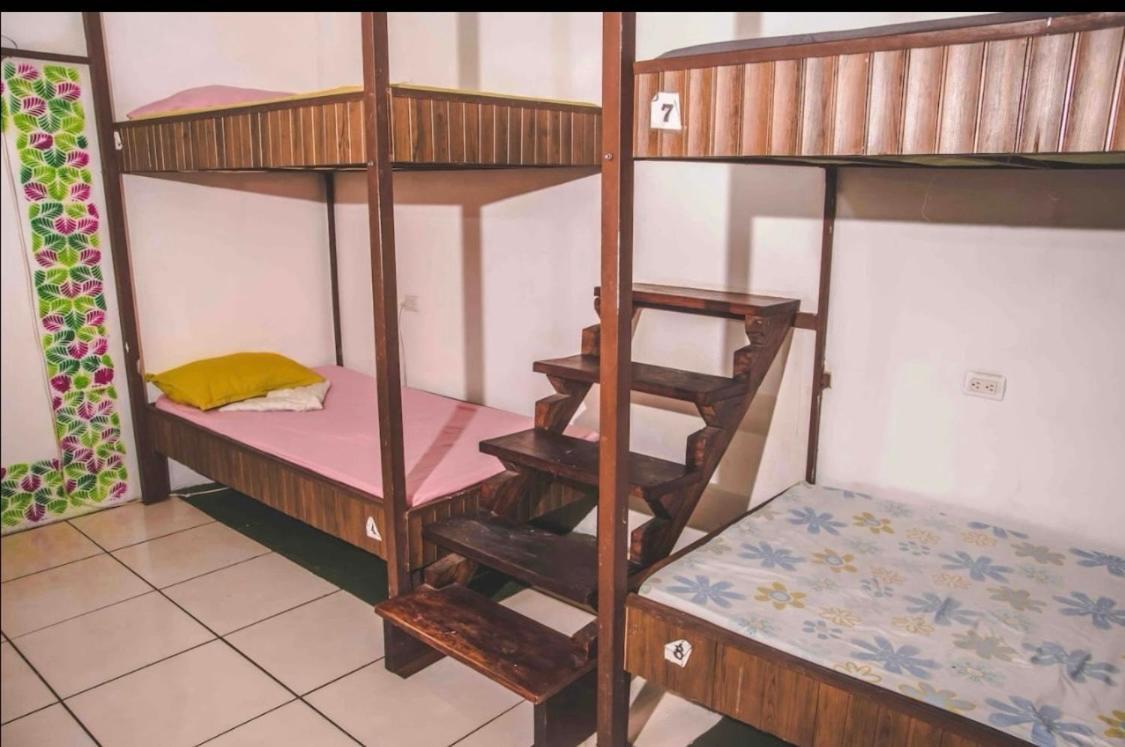 Cheap Hostel Quepos Extérieur photo