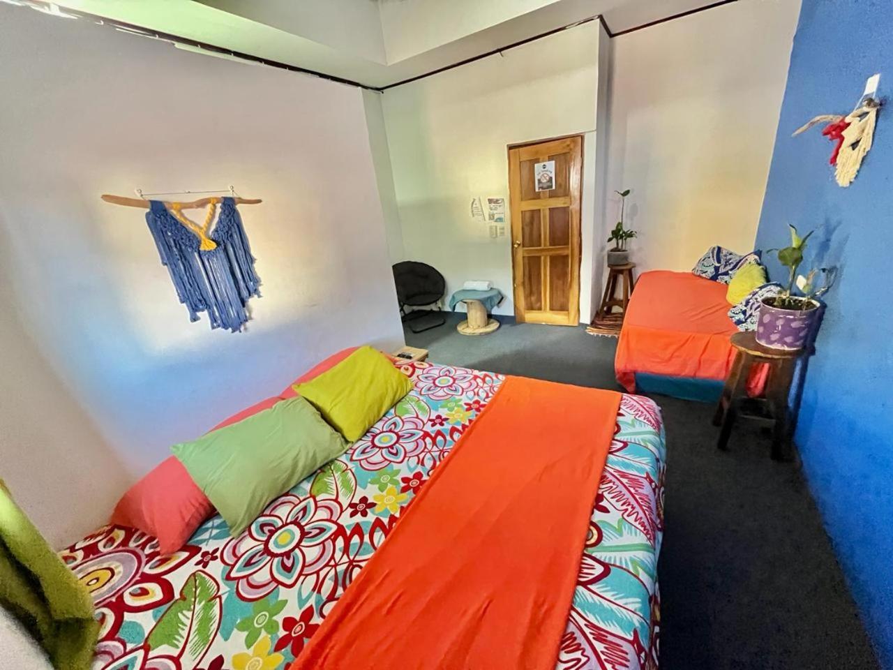 Cheap Hostel Quepos Extérieur photo