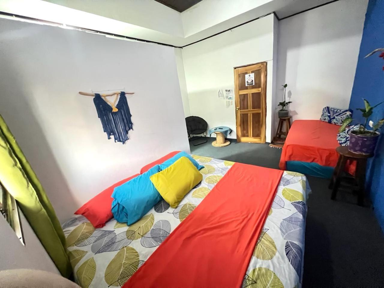 Cheap Hostel Quepos Extérieur photo