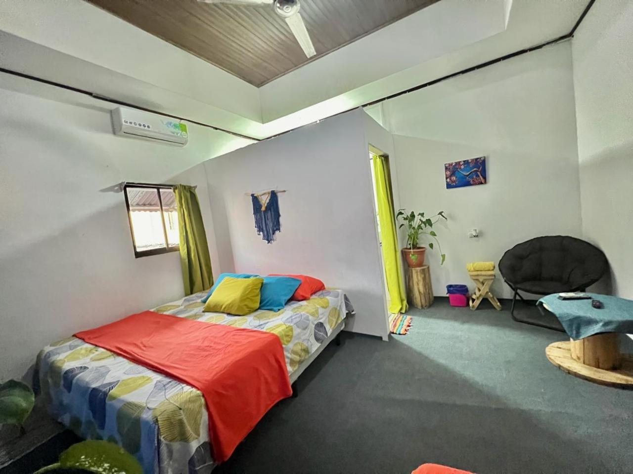 Cheap Hostel Quepos Extérieur photo