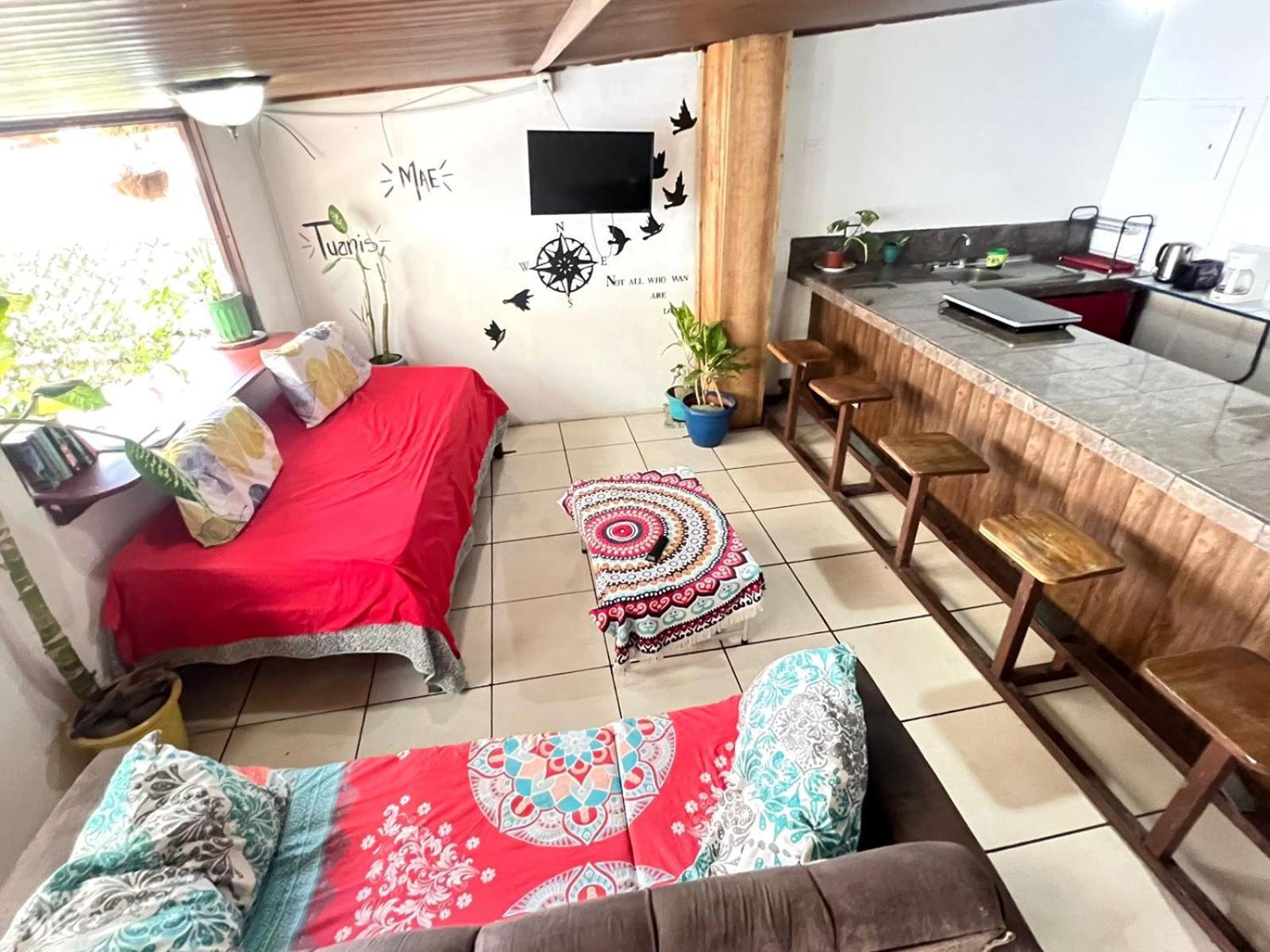 Cheap Hostel Quepos Extérieur photo
