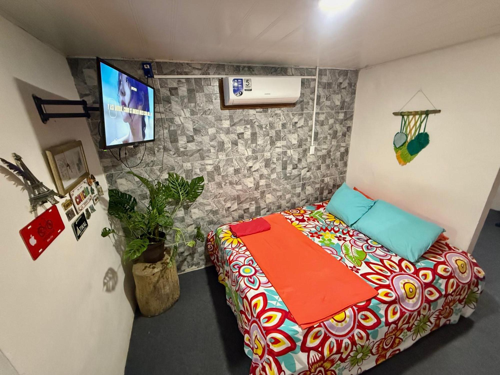 Cheap Hostel Quepos Extérieur photo
