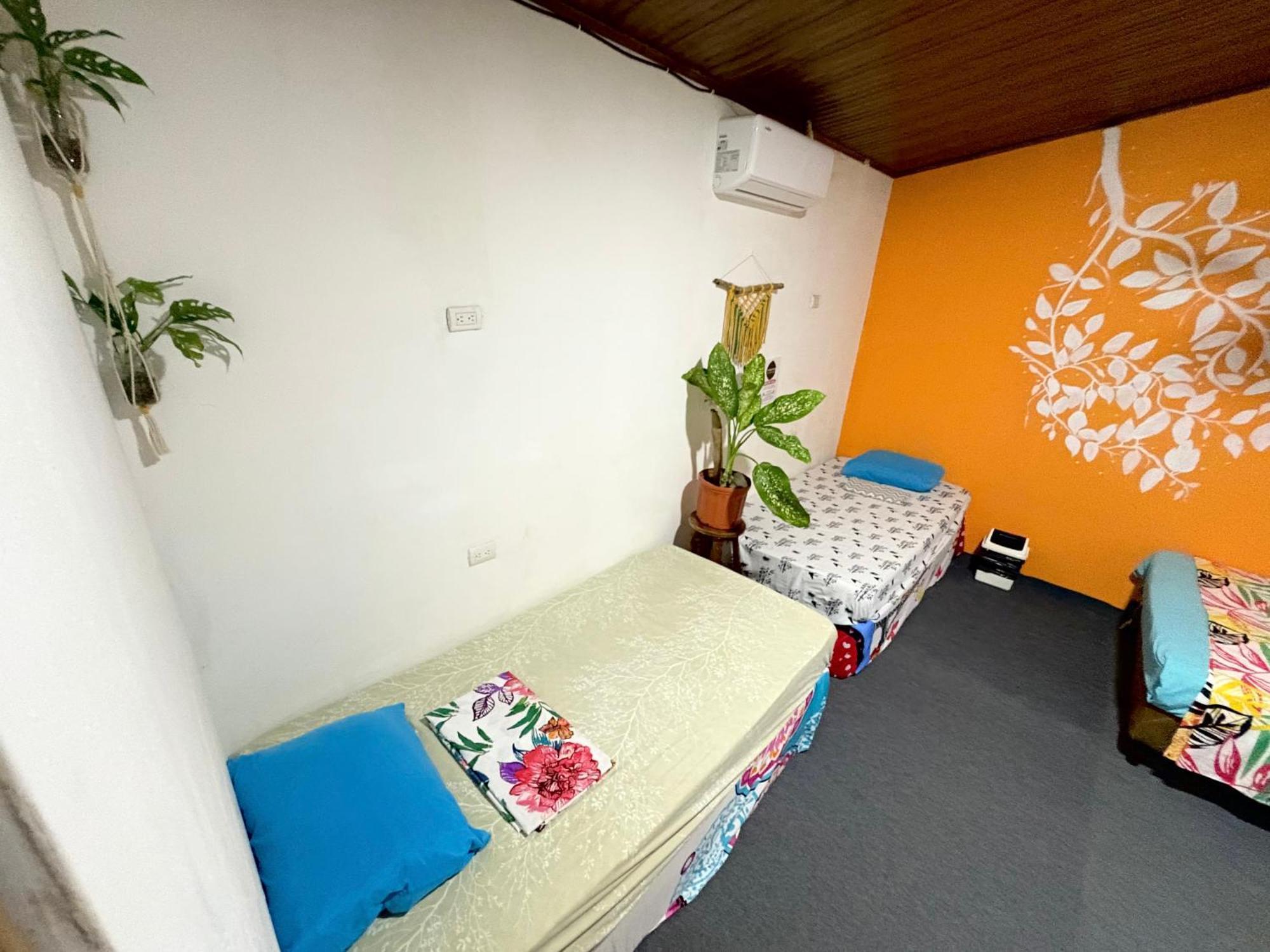 Cheap Hostel Quepos Extérieur photo
